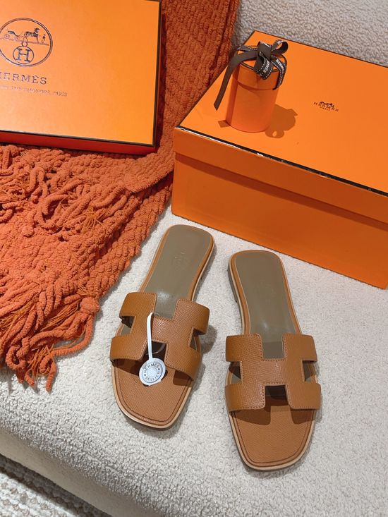 Hermes Classic Slip On Leather Sandals Versatile Comfortable Footwear
