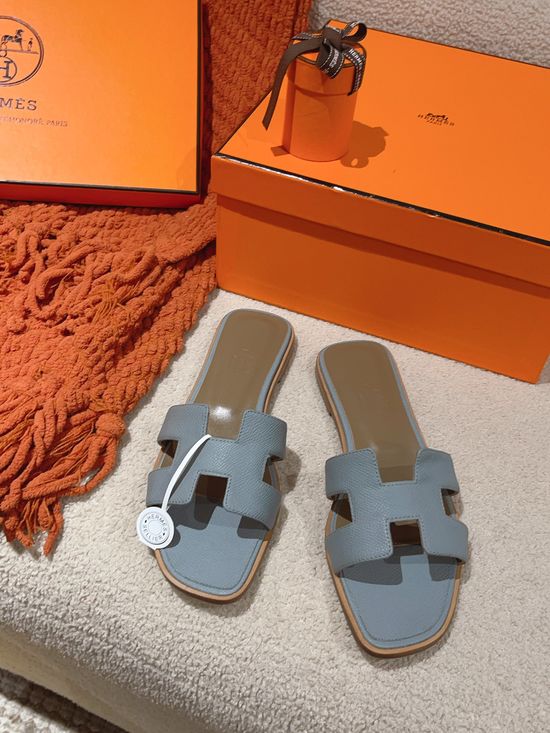 Hermes Classic Slip On Leather Sandals Versatile Comfortable Footwear