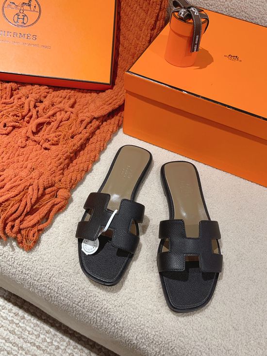 Hermes Classic Slip On Leather Sandals Versatile Comfortable Footwear