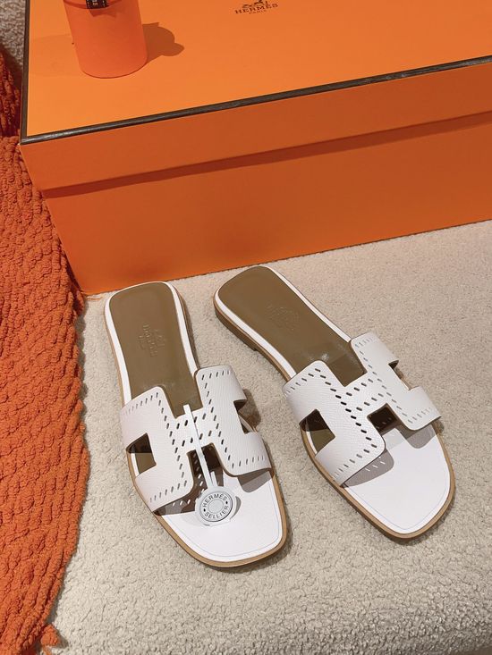Hermes Classic Slip On Leather Sandals Versatile Comfortable Footwear