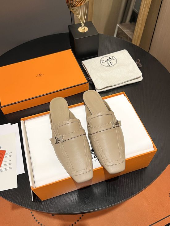 Hermes Cowhide Upper Classic Mule Slides with Metal Buckle