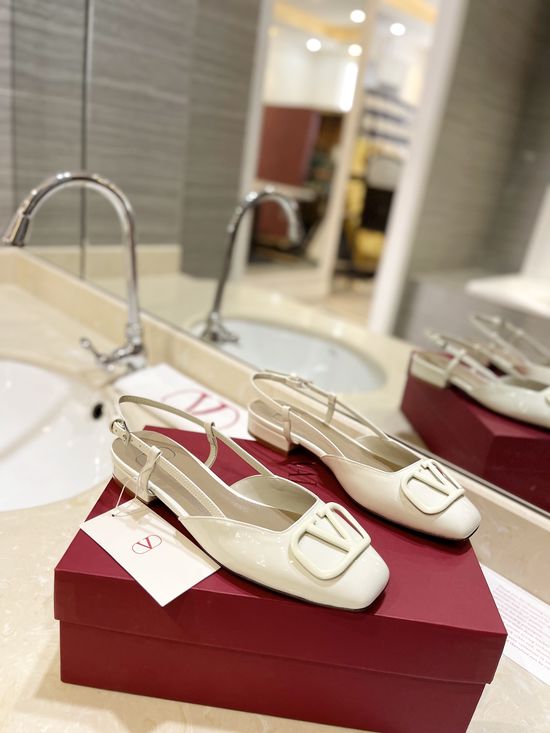 Valentino Patent Leather Low Heel Pumps Durable Leather Outsole