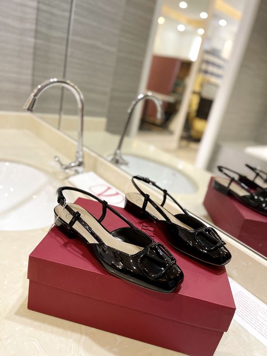 Valentino Patent Leather Low Heel Pumps Durable Leather Outsole