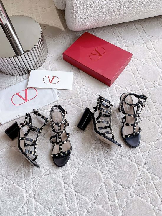 Valentino Rivet High Heel Sandals Elegant And Versatile