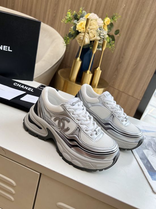 Chanel Breathable Lightweight Leather Fabric Casual Sneakers Soft Inner
