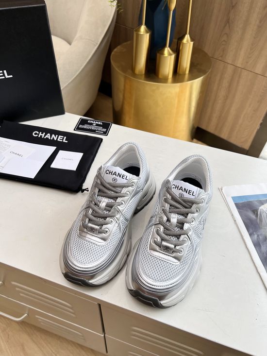 Chanel Breathable Lightweight Leather Fabric Casual Sneakers Soft Inner