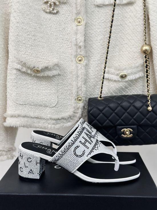 Chanel Rhinestone Flip Flops Sparkly Durable Anti-fall Diamond
