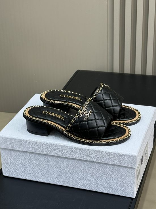 Chanel Elegant Lambskin Sandals with Chain Accents
