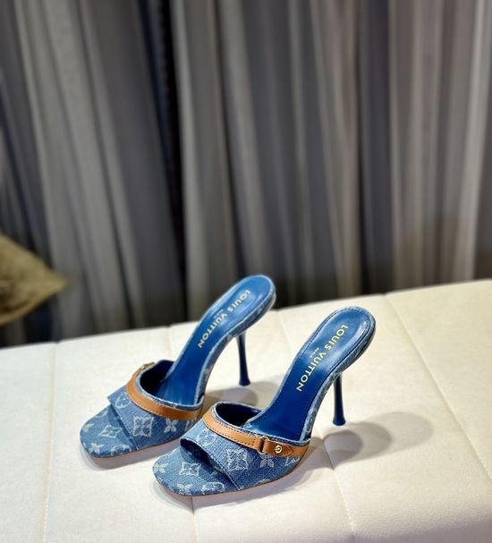 Louis Vuitton Exquisite Embroidered Comfy Lined Heeled Shoes