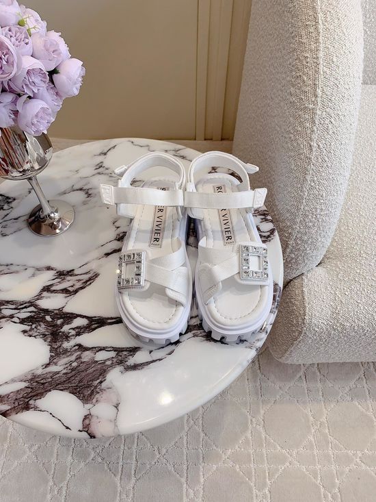 Roger Viver Diamond Buckle Platform Sandals Lifts Leg Proportion Comfortable Shoes