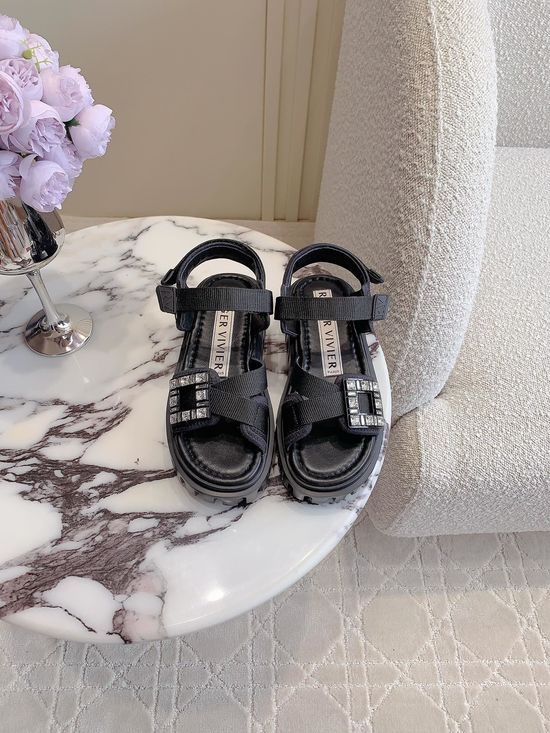 Roger Viver Diamond Buckle Platform Sandals Lifts Leg Proportion Comfortable Shoes
