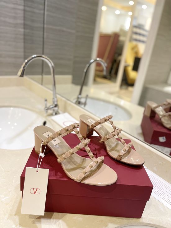Valentino Elegant Leather Slide Sandals With Hardware Detail