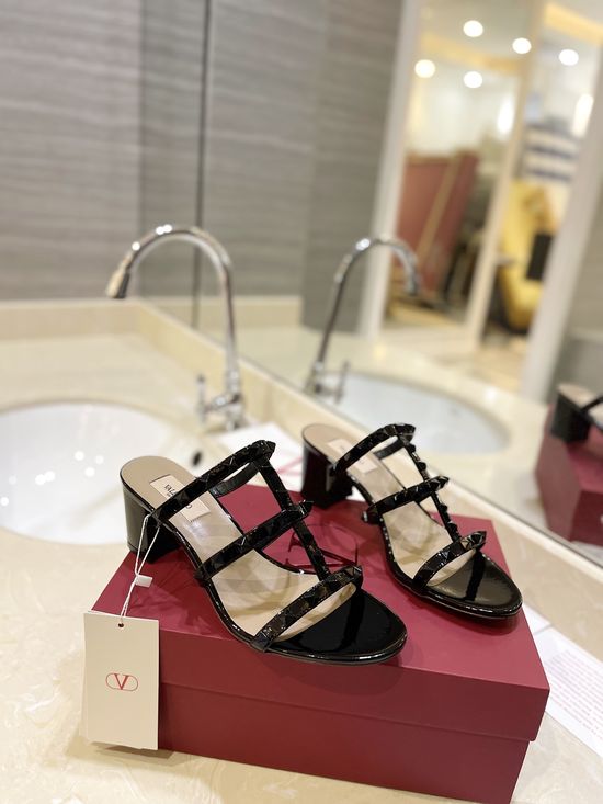 Valentino Elegant Leather Slide Sandals With Hardware Detail