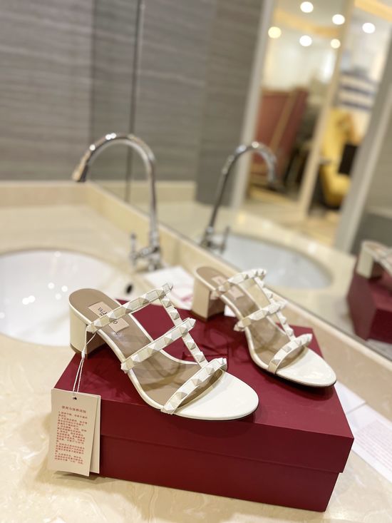 Valentino Elegant Leather Slide Sandals With Hardware Detail