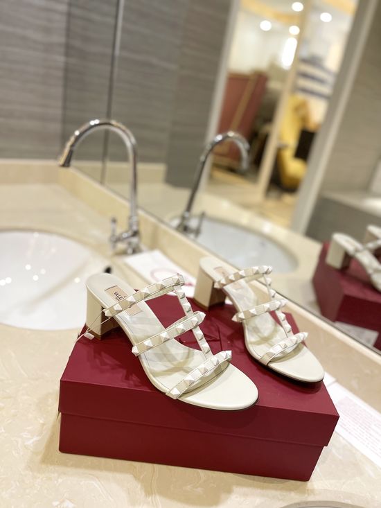 Valentino Elegant Leather Slide Sandals With Hardware Detail