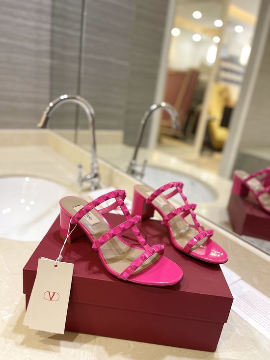Valentino Elegant Leather Slide Sandals With Hardware Detail