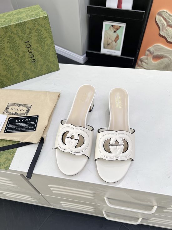 Gucci Chunky Heel Leather Sandals With Hollow Out Design