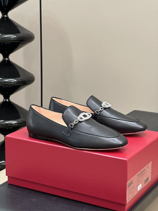Roger Viver Elegant Rhinestone Buckle Loafers Soft Leather Comfortable Shoes