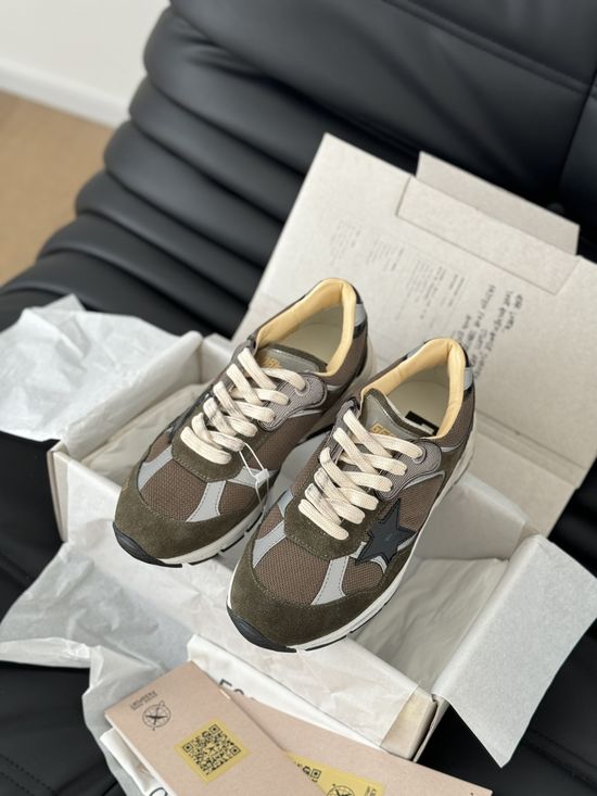 Golden Goose Casual Graffiti Distressed Sneakers Versatile Daily Footwear