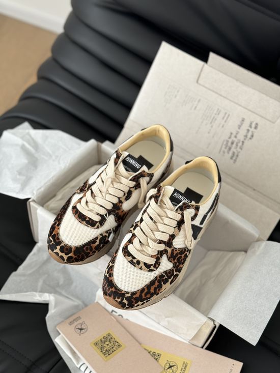 Golden Goose Casual Graffiti Distressed Sneakers Versatile Daily Footwear