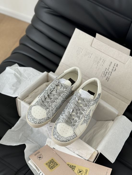 Golden Goose Casual Graffiti Distressed Sneakers Versatile Daily Footwear
