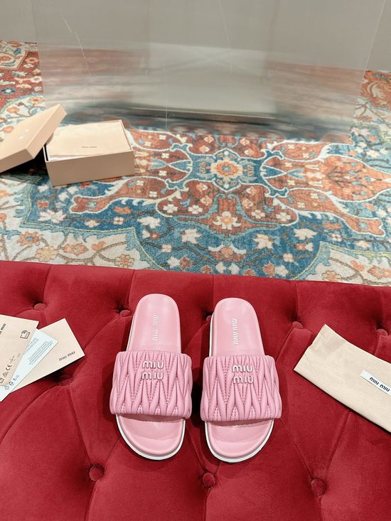 Miu Miu Quilted Soft Leather Slides Comfortable Casual Daily Slippers