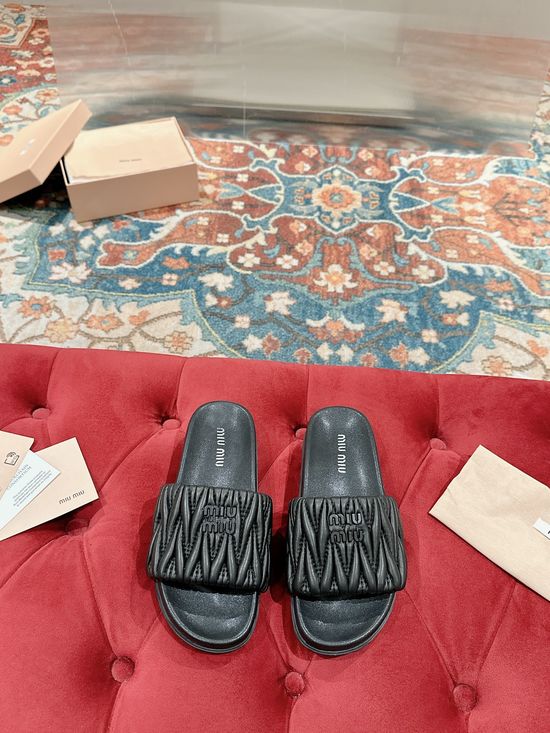 Miu Miu Quilted Soft Leather Slides Comfortable Casual Daily Slippers