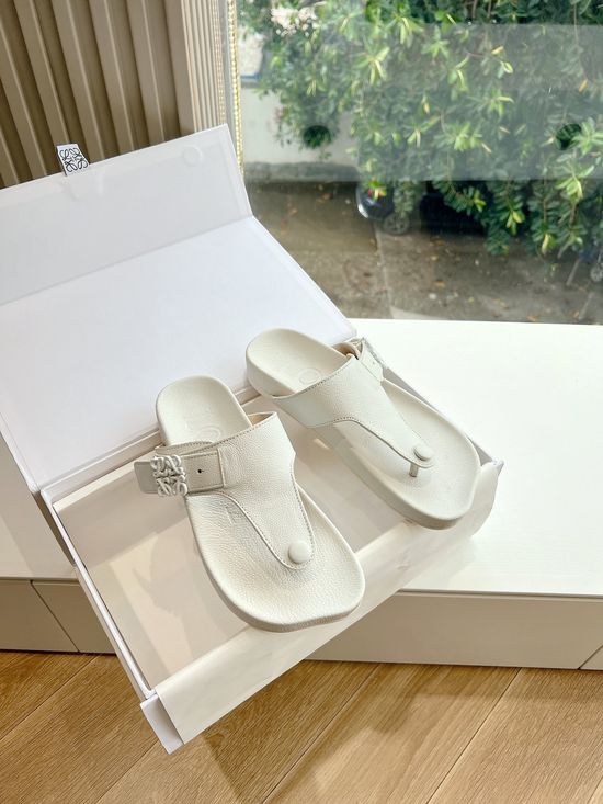 Loewe Retro Embossed Detail Round Toe Casual Slide Sandals