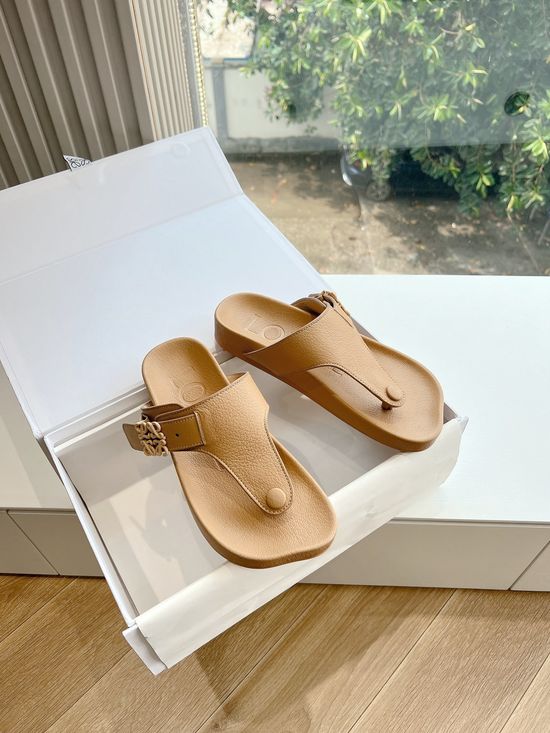 Loewe Retro Embossed Detail Round Toe Casual Slide Sandals