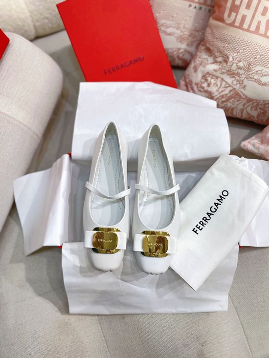 Ferragamo Bow Decor Soft Leather Comfortable Flat Ballet Shoes