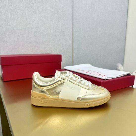 Valentino Leather Derby Shoes with Sleek Lines and Cool Vibe