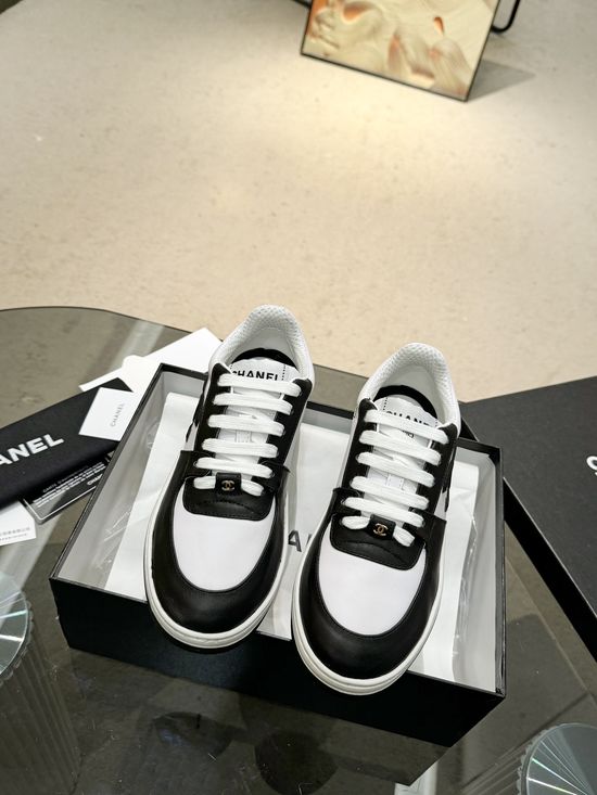 Chanel Embroidered Leather Lined Casual All-match Sneakers