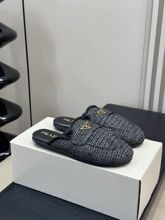 Prada Handwoven Casual Slippers Soft Leather Lining Comfortable