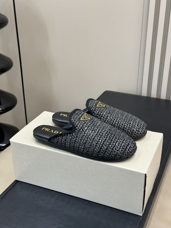 Prada Handwoven Casual Slippers Soft Leather Lining Comfortable