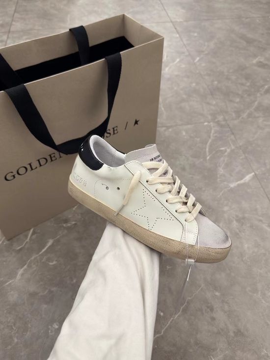 Golden Goose Vintage Distressed Suede Leather Casual Comfort Sneakers