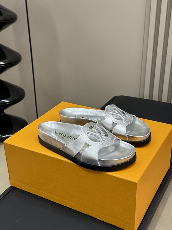 Louis Vuitton Embossed Logo Leather Thick Sole Comfortable Slides