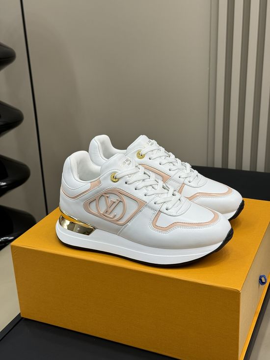 Louis Vuitton Elevated Casual Sneakers with Enhanced Comfort Design