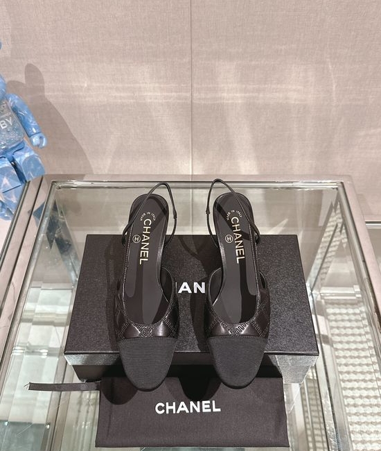 Chanel Embroidered Quilted Slingback Sandals with Leather Sole