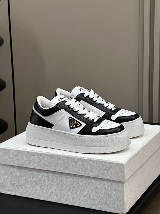 Prada Fashion Thick Sole Sneakers Soft Leather Upper Comfortable Casual Shoes