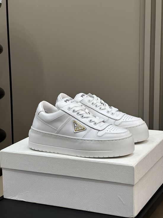 Prada Fashion Thick Sole Sneakers Soft Leather Upper Comfortable Casual Shoes