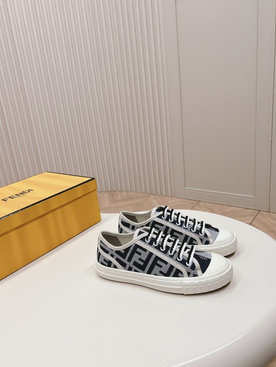 Fendi Classic Pattern Breathable Lightweight Casual Board Shoes