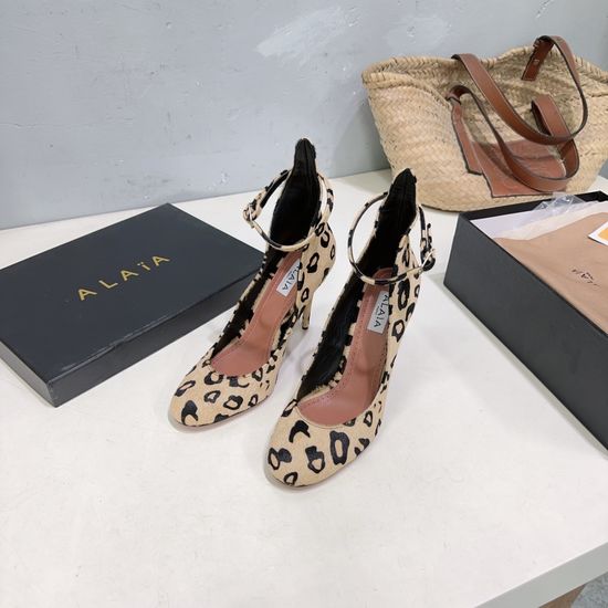 Alaia Elegant Round Toe High Heel Dress Shoes