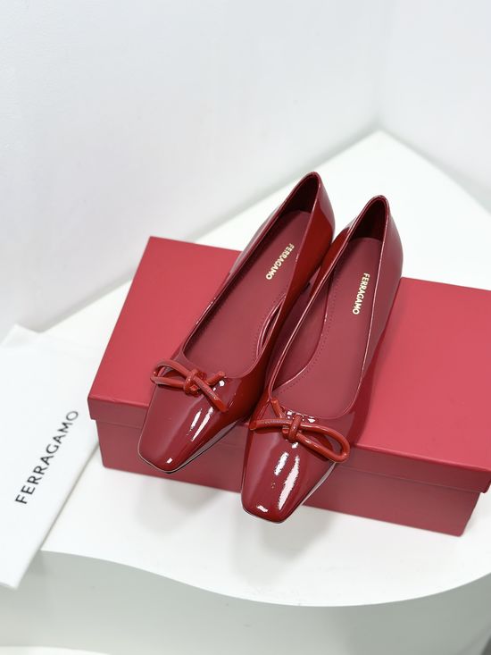 Ferragamo Knot Decor Square Toe Leather High Heels