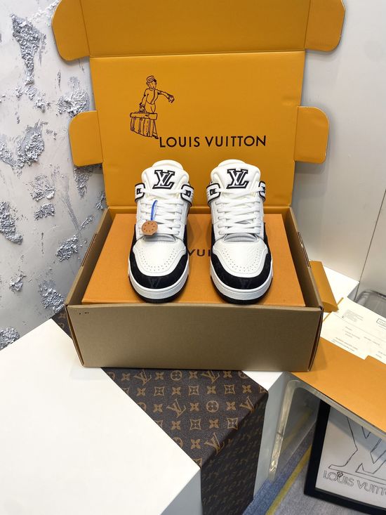 Louis Vuitton Premium Leather Low-top Fashion Sneakers
