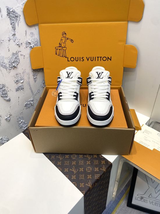 Louis Vuitton Premium Leather Low-top Fashion Sneakers