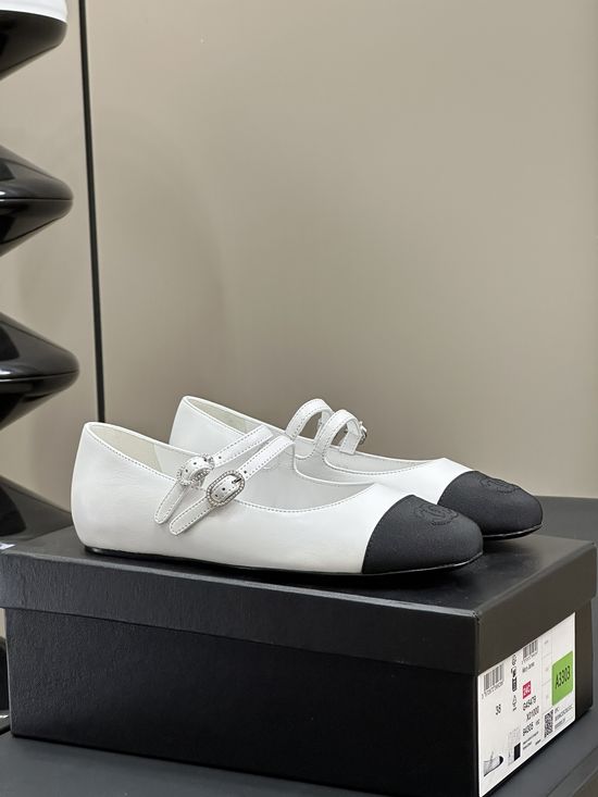 Chanel Round Toe Elegant Lambskin Mary Jane Flats