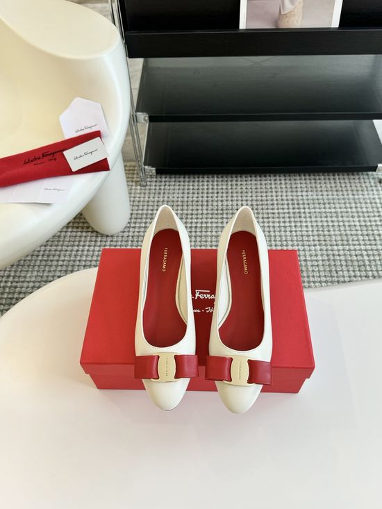 Louis Vuitton Bowknot Decor Chunky Heel Pumps Soft Leather Comfortable Versatile Shoes