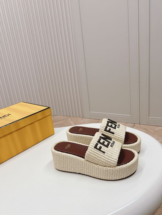 Fendi Embroidered Logo Buckle Decor Comfortable Height Increasing Slides