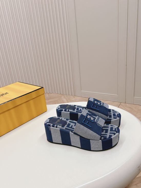 Fendi Embroidered Logo Buckle Decor Comfortable Height Increasing Slides