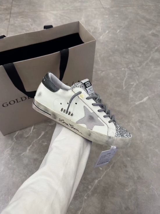 Golden Goose Retro Worn Look Comfortable Versatile Daily Sneakers